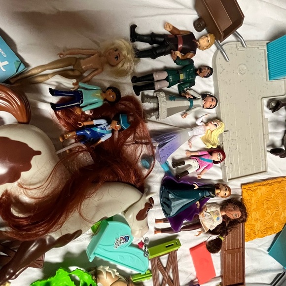 Playmobil Spirit DreamWorks Riding Free Playset lot Large - Picture 5 of 9